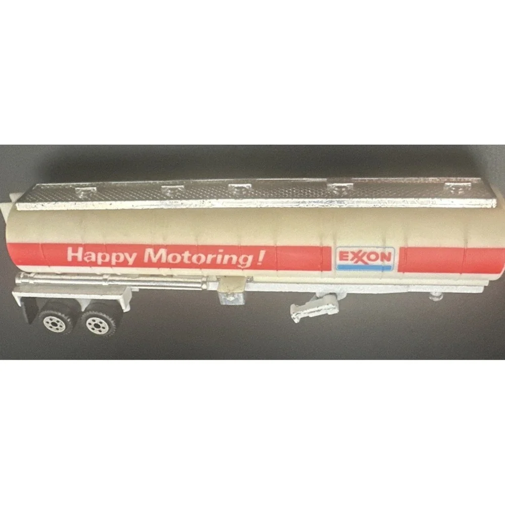 Road Champs 1982 Super-Liner Mack Semi Truck Exxon Happy Motoring Fuel Tanker